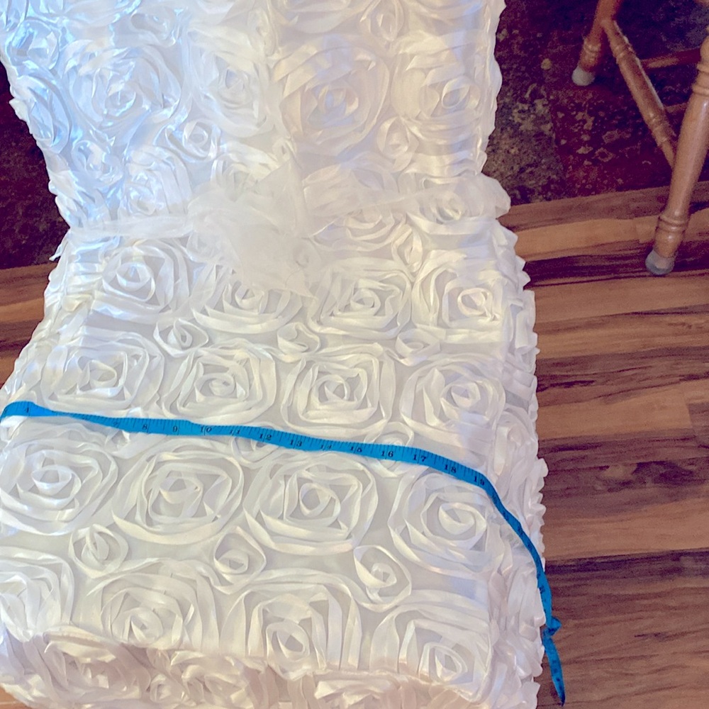 Bridal Shower Chair Cover - Picture 5 of 7